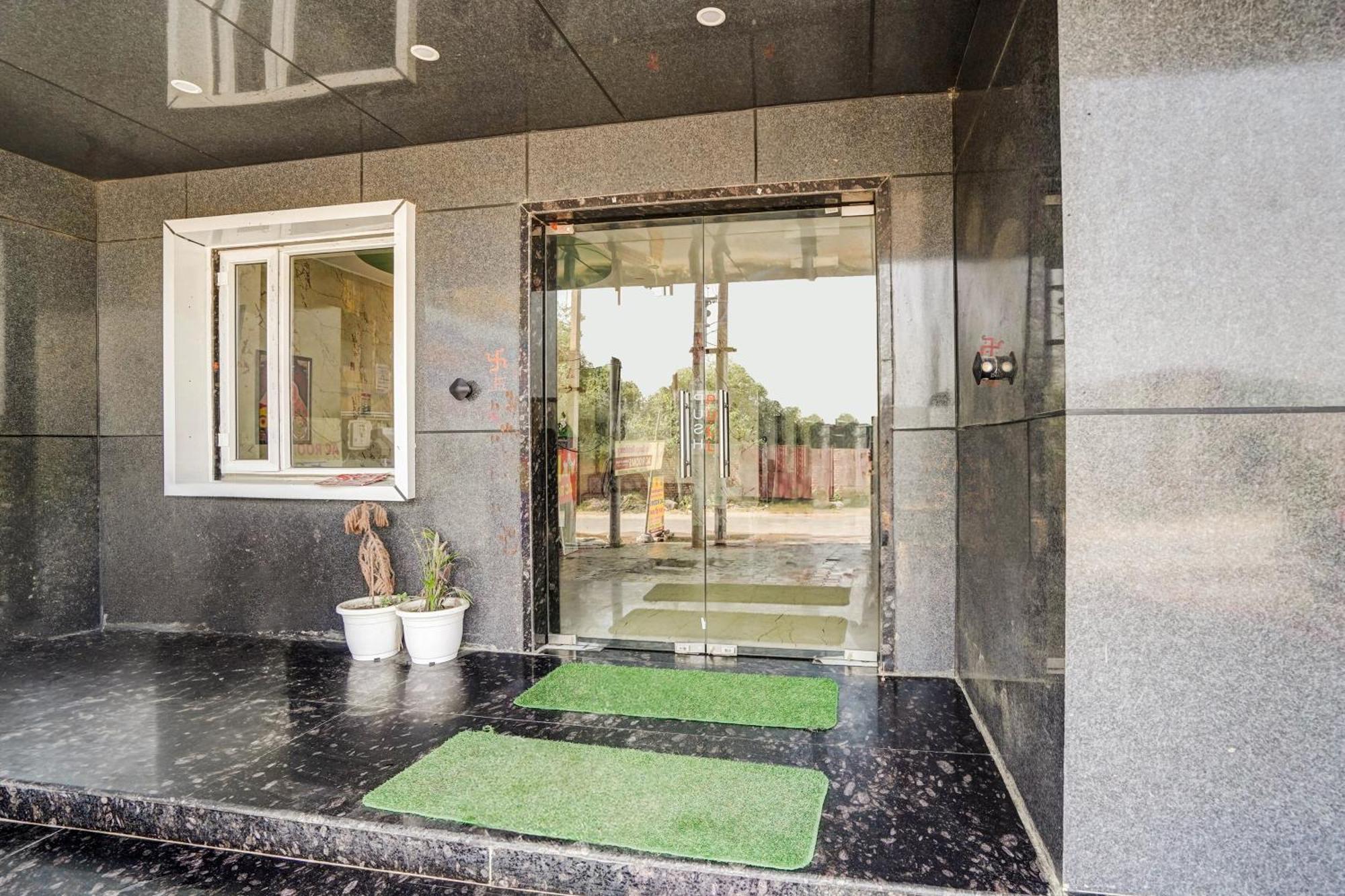 Super Hotel O Sunrakh Road Vrindavan Formerly Ganga Residency Exterior foto