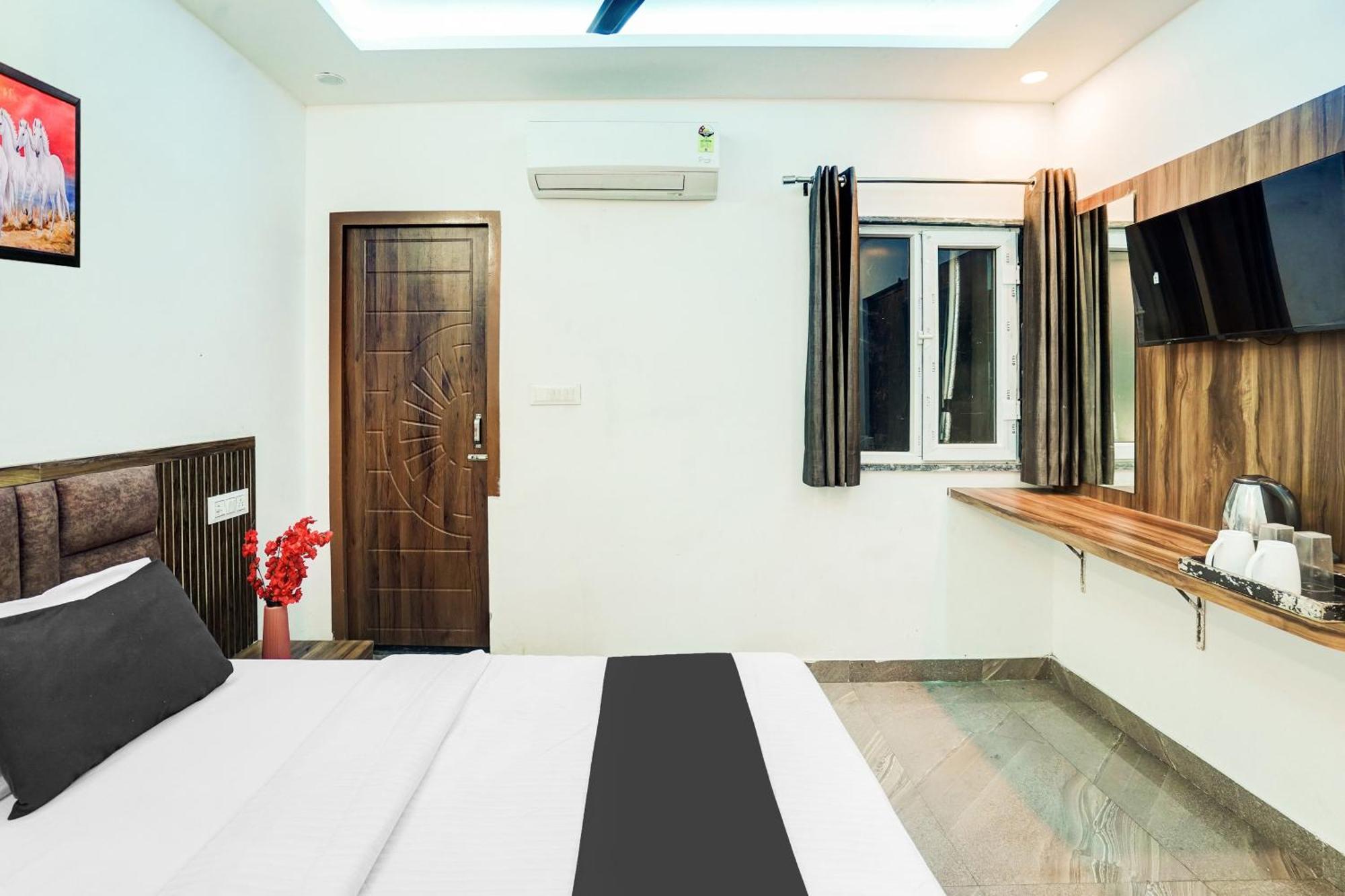 Super Hotel O Sunrakh Road Vrindavan Formerly Ganga Residency Exterior foto